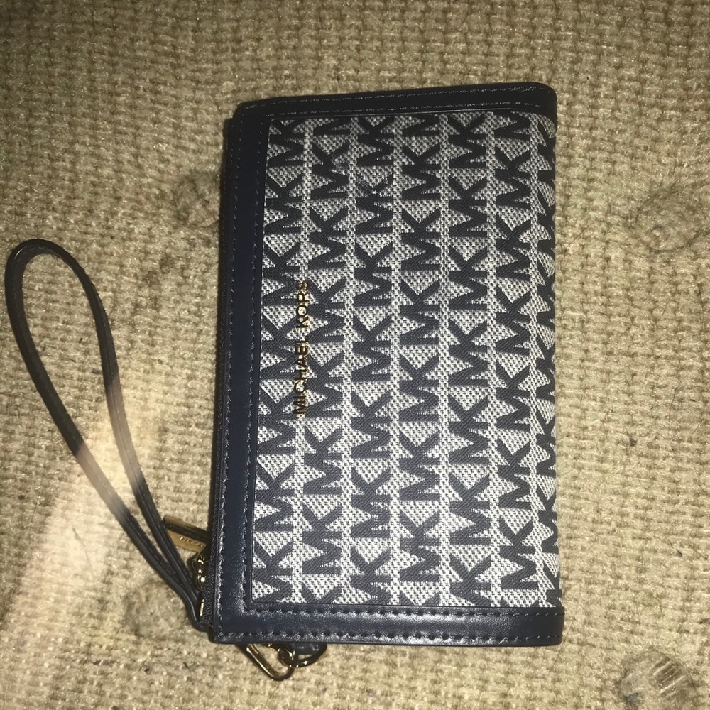 Authentic Michael Kors Wristlet Wallet